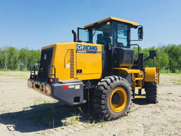 Фронтальный погрузчик XCMG LW300FN