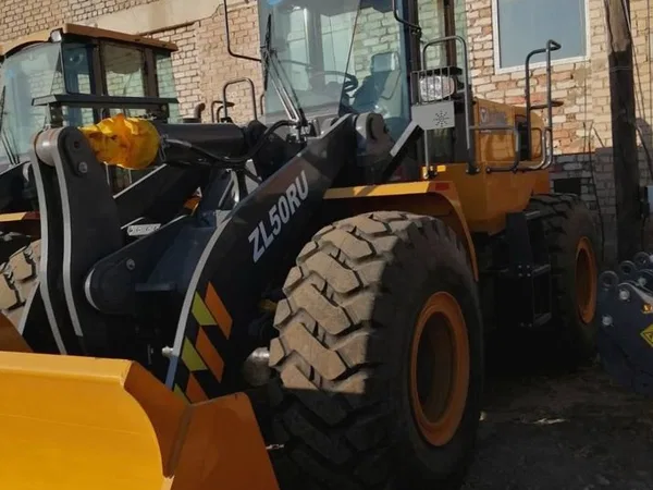 Фронтальный погрузчик XCMG ZL50RU
