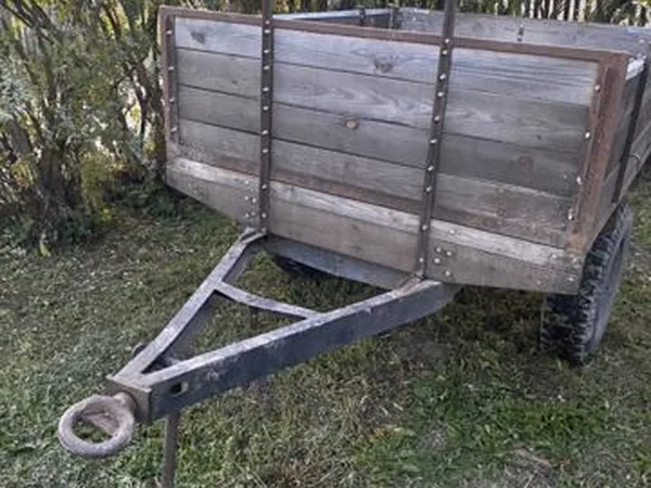 Тракторный прицеп (телега)