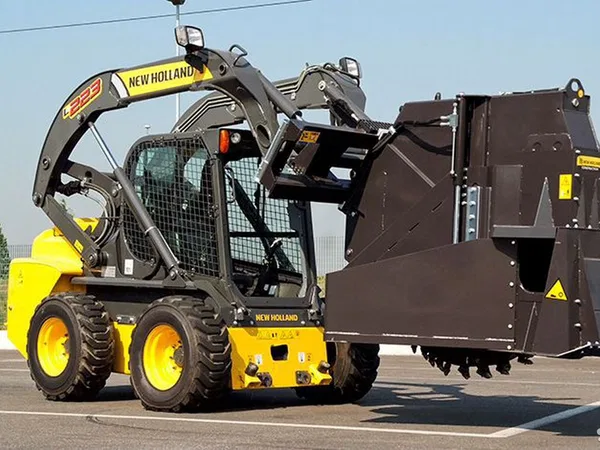 Мини-погрузчик New Holland L323