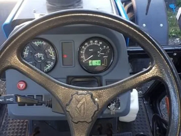 Трактор МТЗ Беларус 1221