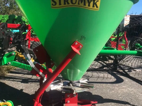 Разбрасыватель удобрений Strumyk 500l (РУМ-CV)