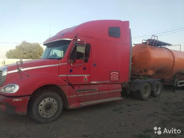 Седельный тягач Freightliner