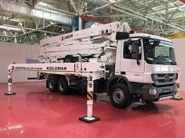 Автобетононасос Koluman JUNJIN на шасси Mercedes-Benz Actros 3341