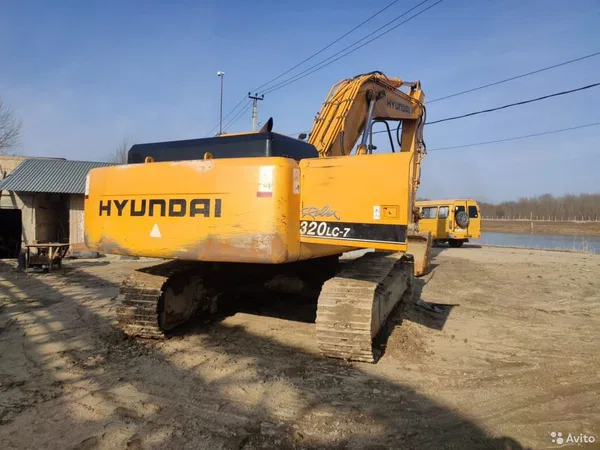 Гусеничный экскаватор Hyundai R 320LC-7