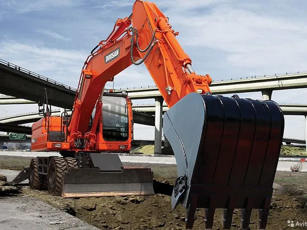Колесный экскаватор Doosan DX210WA
