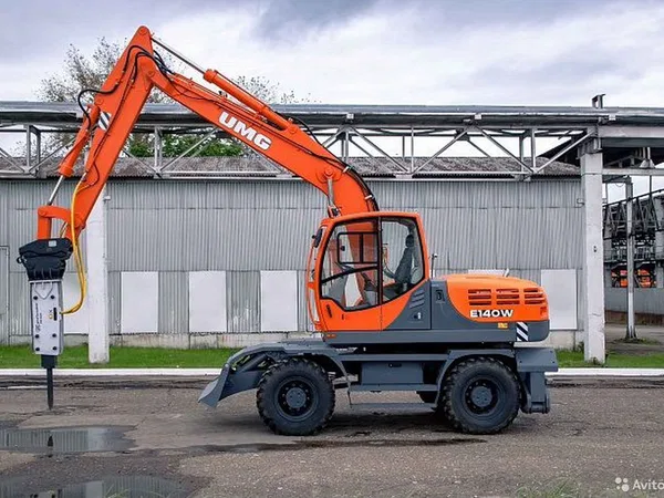 Колесный экскаватор UMG E140W