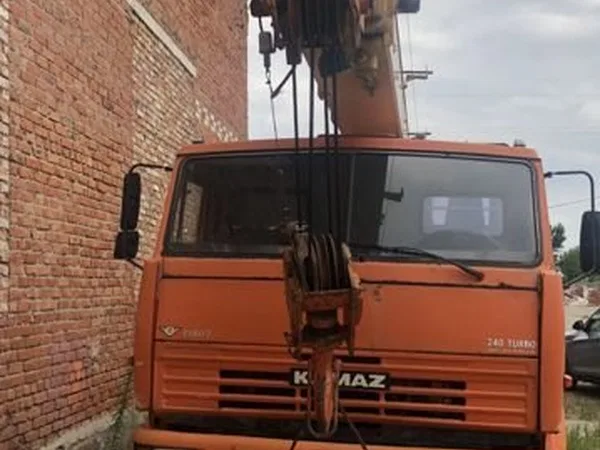 Автокран Ивановец КС-357-14К-3 на шасси КамАЗ