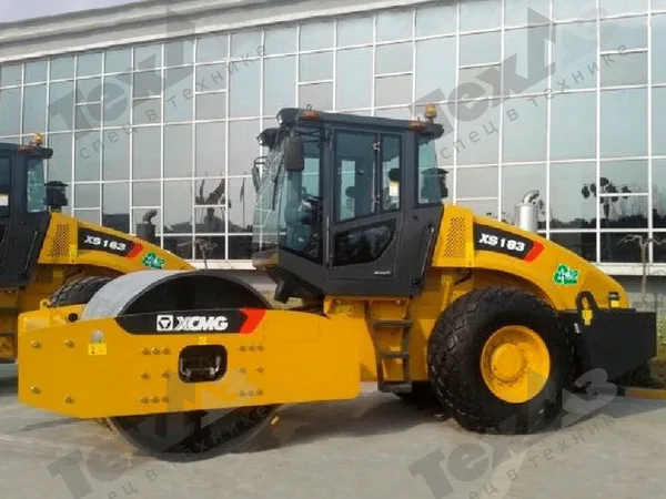 Грунтовый каток XCMG XS183