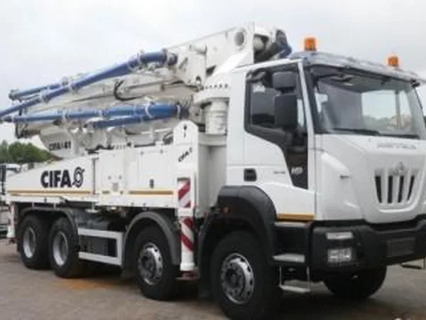 Автобетононасос Cifa K41LXRZ Pump на шасси Iveco Astra HD9 84.48