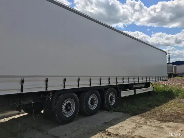 Тентованный полуприцеп Kassbohrer XS