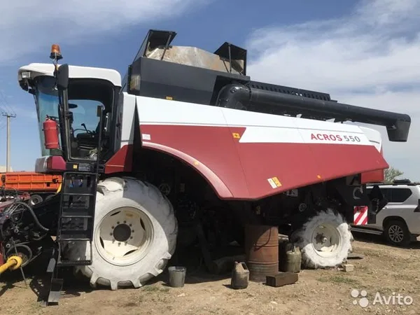Зерноуборочный комбайн Ростсельмаш ACROS 550