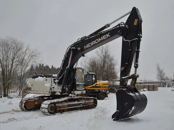 Гусеничный экскаватор Hidromek HMK220LC
