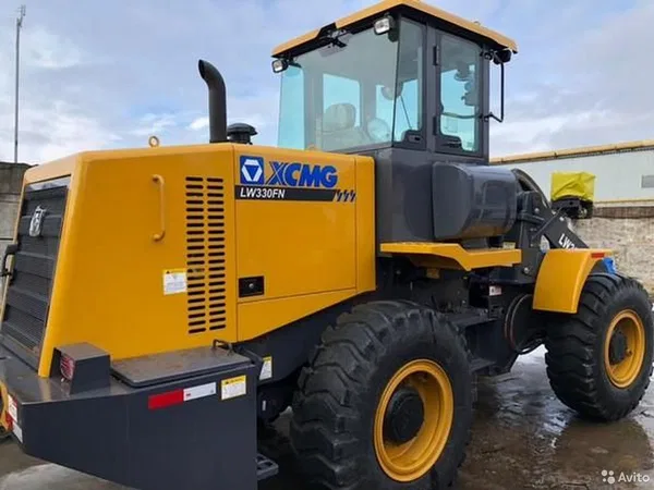 Фронтальный погрузчик XCMG LW330FN