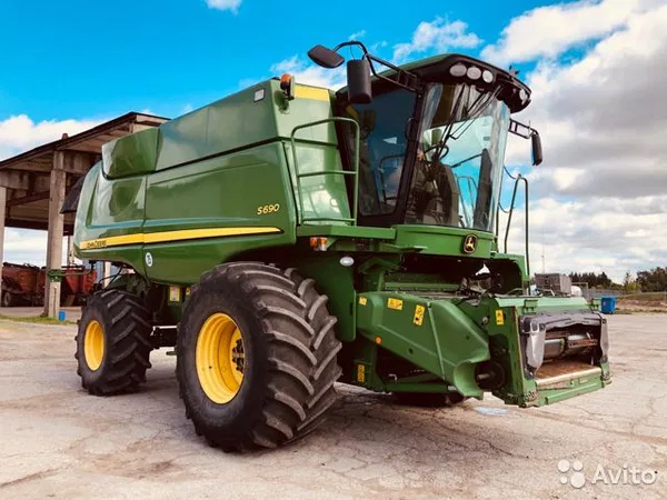 Зерноуборочный комбайн John Deer S690