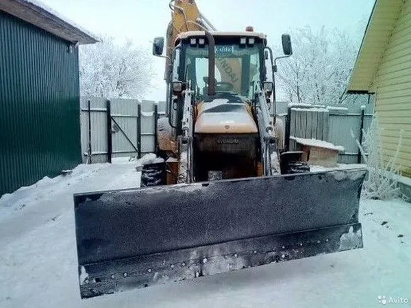 Отвал снегоуборочный на экскаватор-погрузчик