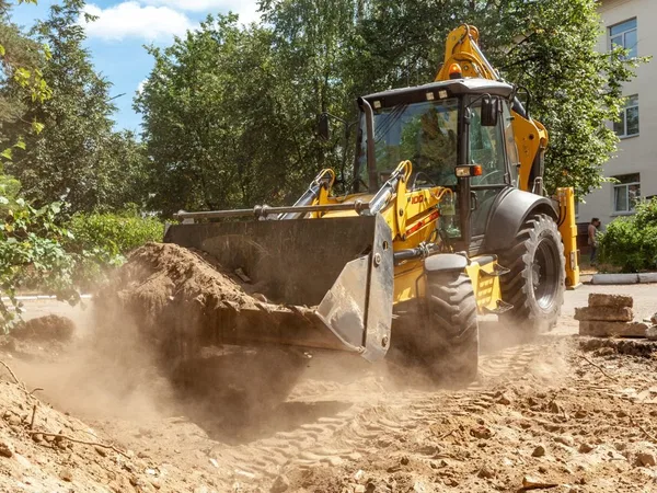 Экскаватор-погрузчик New Holland B100B