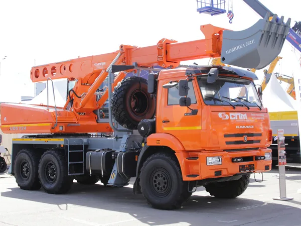 Экскаватор-планировщик UDS 224 на шасси КамАЗ-43118