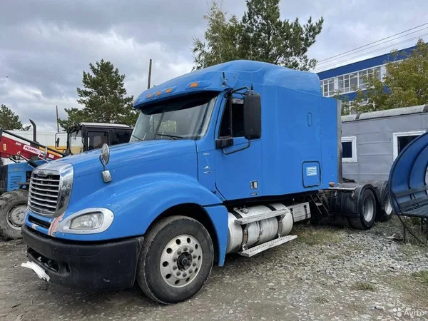 Седельный тягач Freightliner Columbia