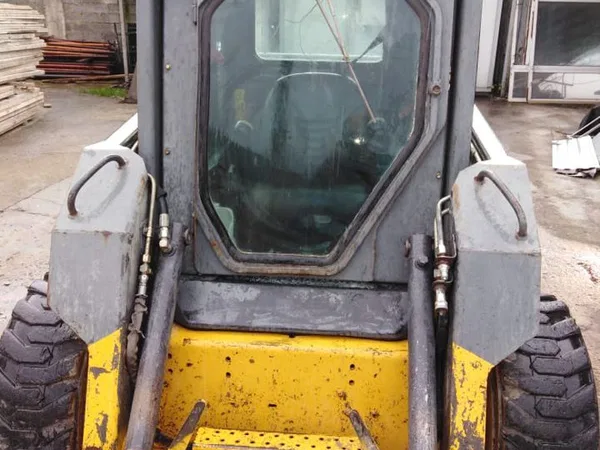 Мини-погрузчик New Holland C175