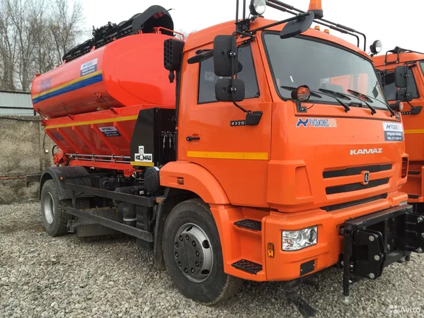 Комбинированная дорожная машина КО-806 на шасси КамАЗ 43253-3010-69