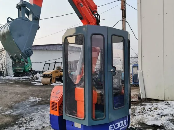 Мини-экскаватор Hitachi EX30UR