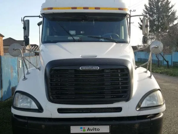 Седельный тягач Freightliner Columbia