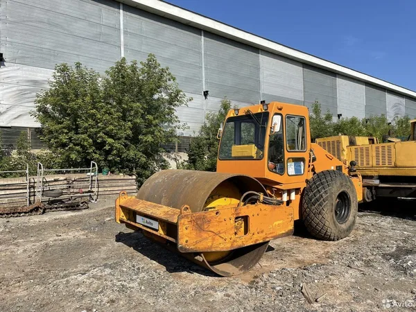 Грунтовый каток Sakai SV512D
