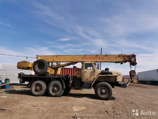 Автокран Ивановец КС-35714 на шасси УРАЛ
