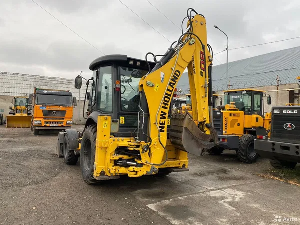 Экскаватор-погрузчик New Holland B80B