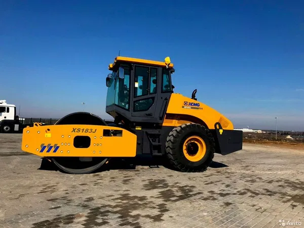 Грунтовый каток XCMG XS183J