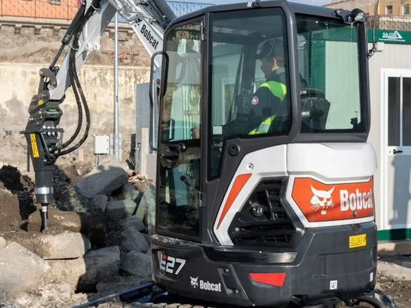 Мини-экскаватор Bobcat E27