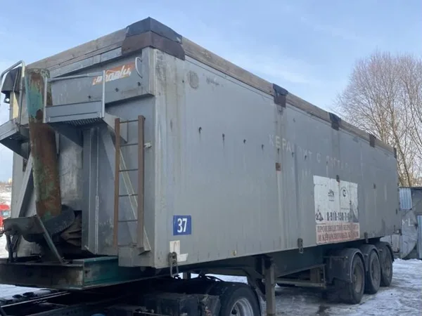 Полуприцеп зерновоз Benalu TF34C13NL