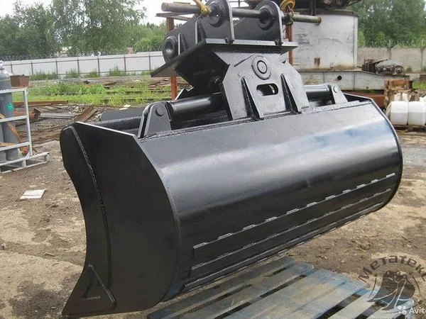 Экскаваторный ковш планировочный поворотный 1800 мм