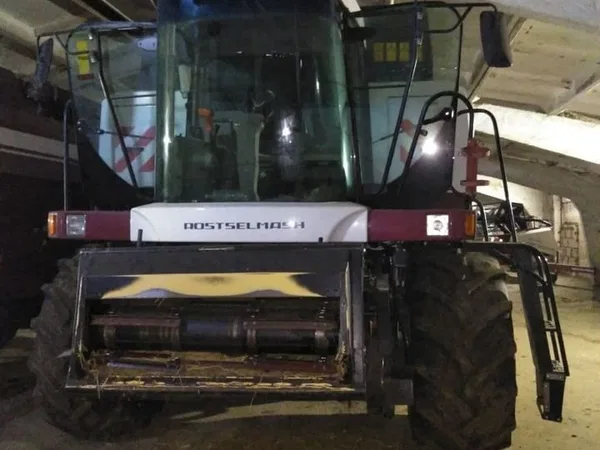 Зерноуборочный комбайн Ростсельмаш ACROS 550