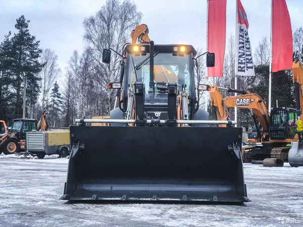 Экскаватор-погрузчик Case 580ST