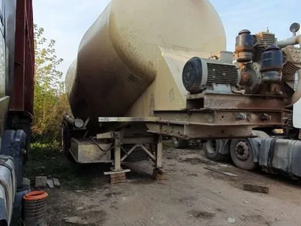 Полуприцеп цементовоз Spitzer SF 2738/3 P
