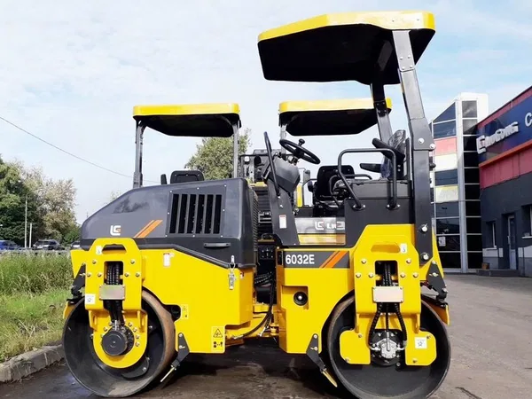 Двухвальцовый каток LiuGong CLG6032E