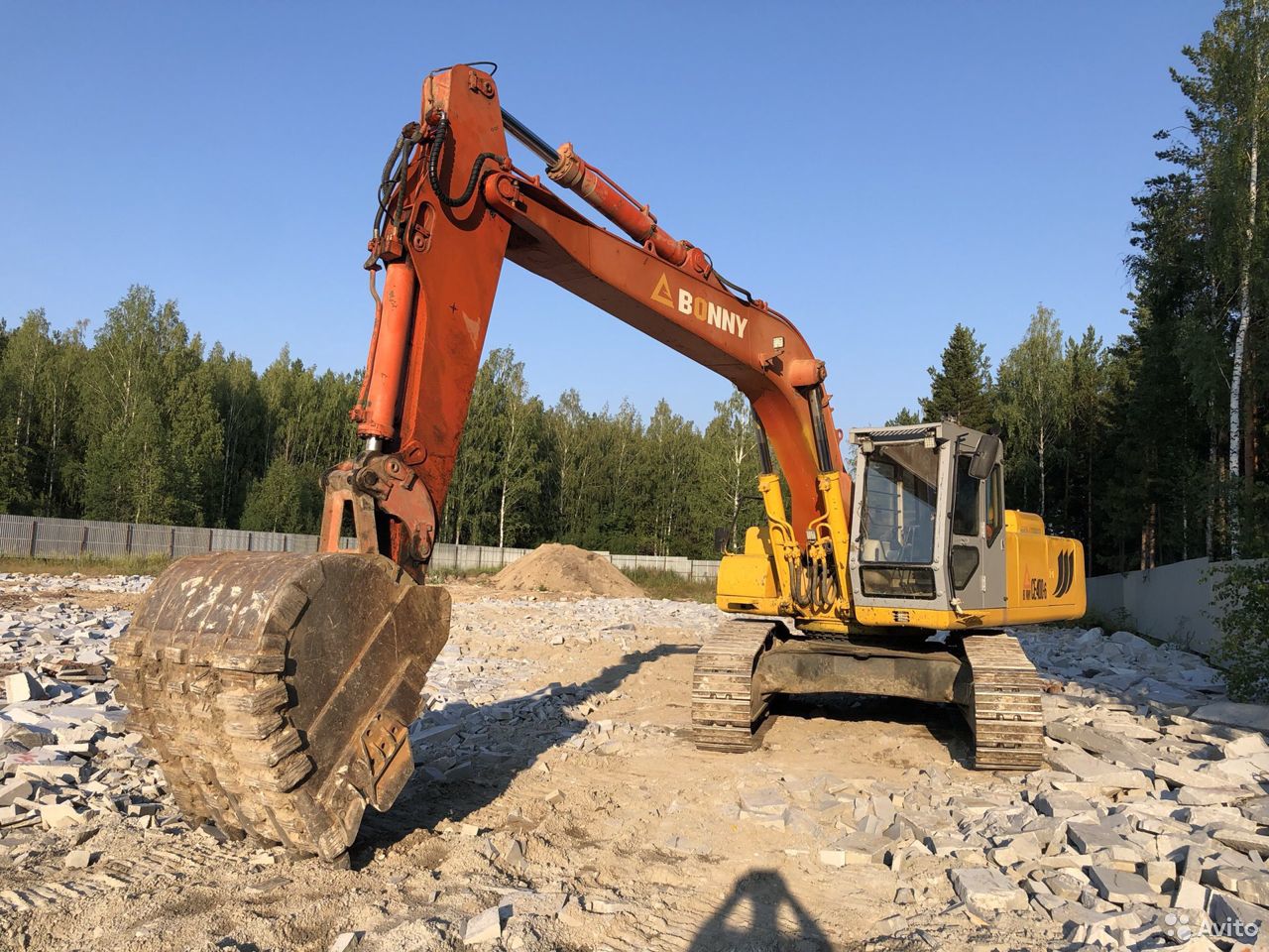 Гусеничный экскаватор BONNY CE 400-6