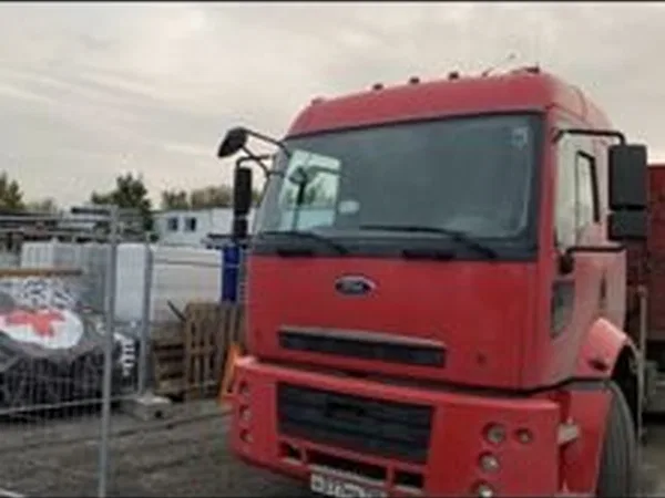 Бортовой грузовик с КМУ Ford Cargo