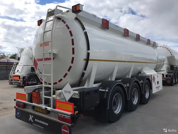 Полуприцеп бензовоз Kassbohrer STB 38 5K