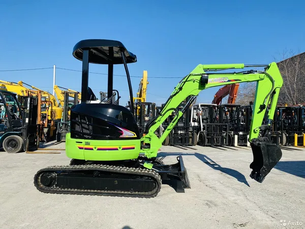 Мини-экскаватор Kobelco 27SR-3