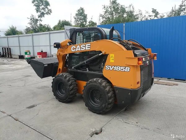 Мини-погрузчик CASE SV185