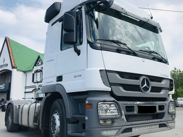 Седельный тягач Mercedes-Benz Actros 1844 LS