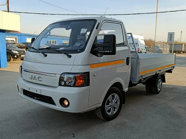 Бортовой автомобиль JAC N35