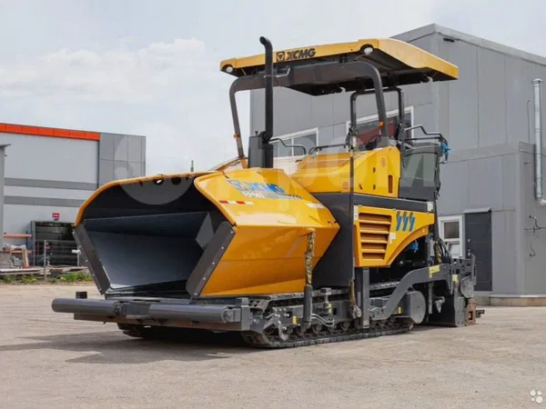 Асфальтоукладчик XCMG RP603