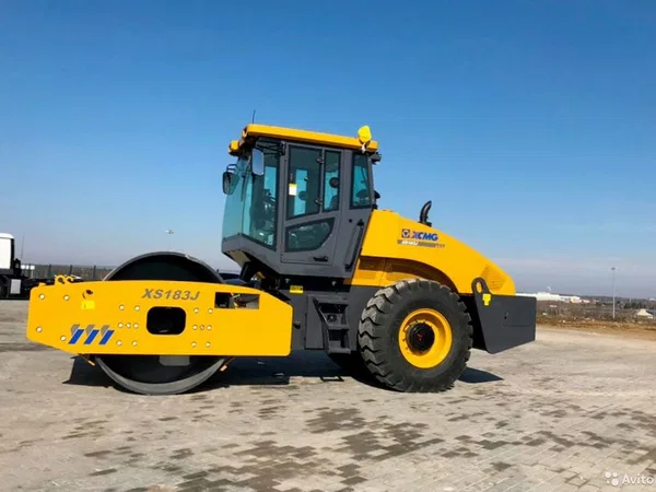 Грунтовый каток XCMG XS183J