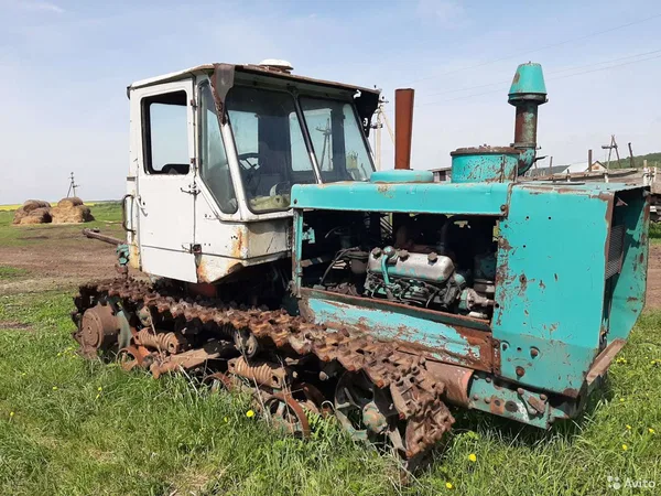 Гусеничный трактор ХТЗ Т-150