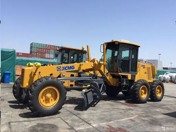 Автогрейдер XCMG GR165