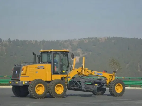 Автогрейдер XCMG GR2003